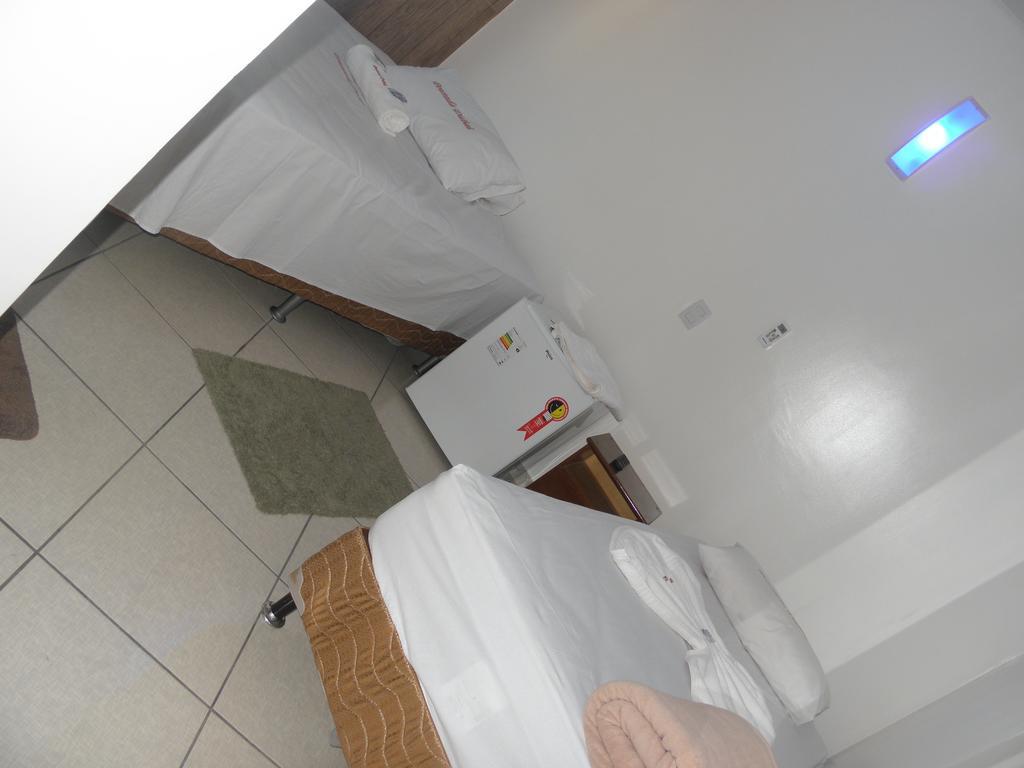 Pousada Dubai クイアバ 部屋 写真