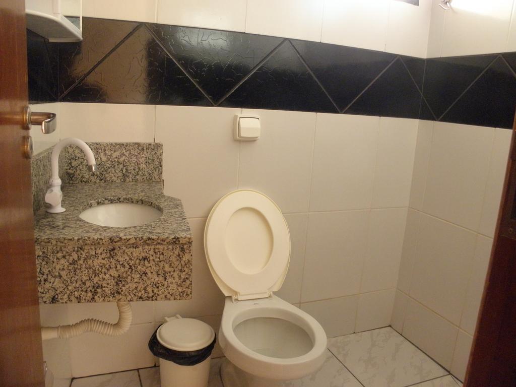 Pousada Dubai クイアバ 部屋 写真